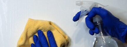 Как и чем мыть двери в зависимости от материала отделки и типа загрязнения