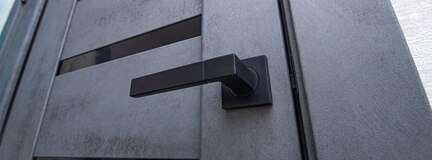 Как снять и поменять дверную фурнитуру: ручки, петли и защелки на дверях