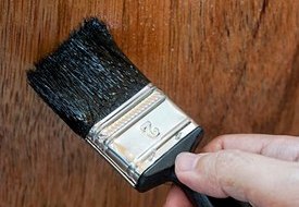 Как окрасить деревянную дверь под старину?