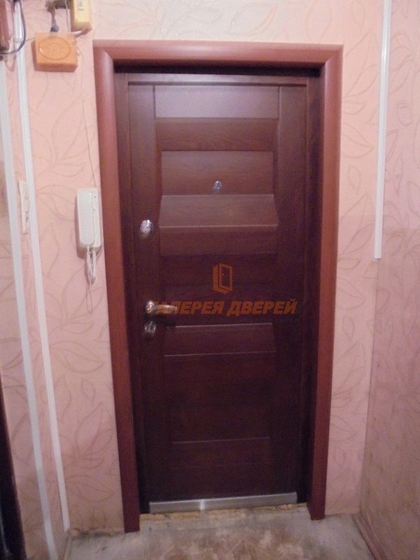 Пример монтажа входной двери от «Галереи Дверей»