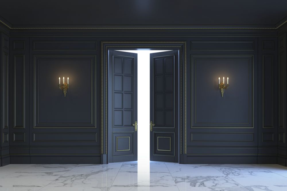 Двери в классическом стиле